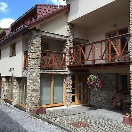 Prazdninove Byty U Kamarata Apartment